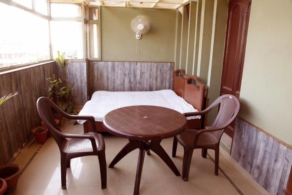 Treebo Trend Corporate Inn Chandigarh Bagian luar foto