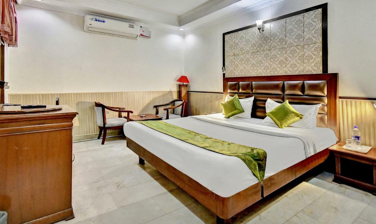 Treebo Trend Corporate Inn Chandigarh Bagian luar foto