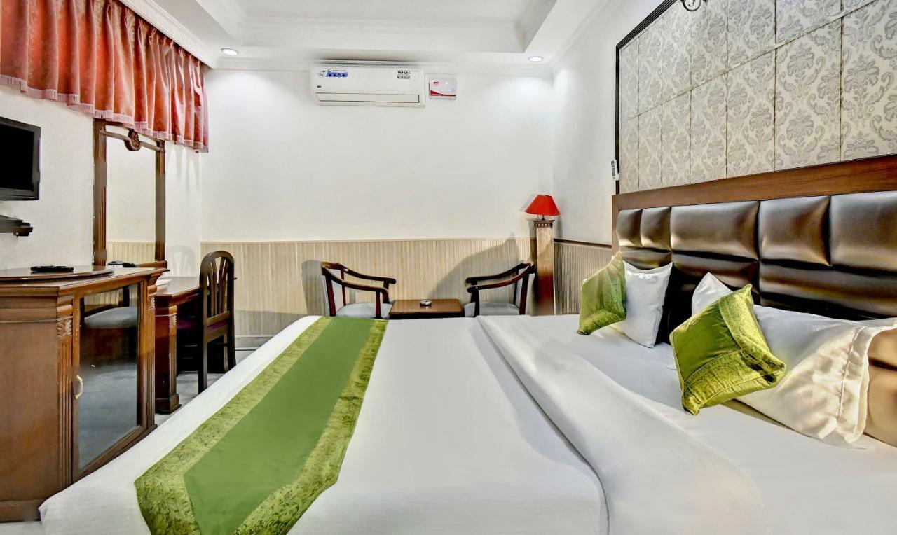 Treebo Trend Corporate Inn Chandigarh Bagian luar foto