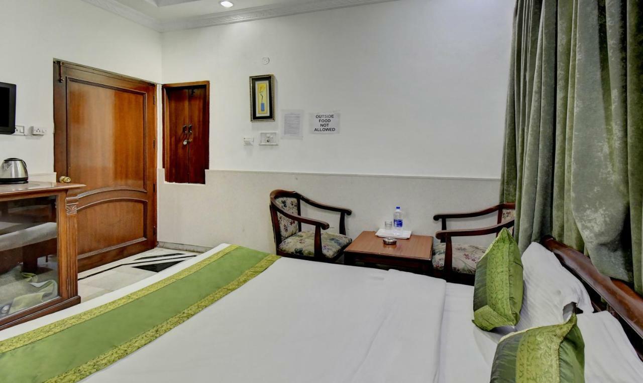 Treebo Trend Corporate Inn Chandigarh Bagian luar foto