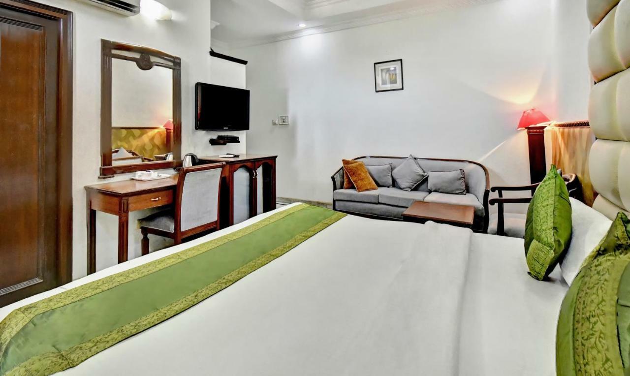 Treebo Trend Corporate Inn Chandigarh Bagian luar foto