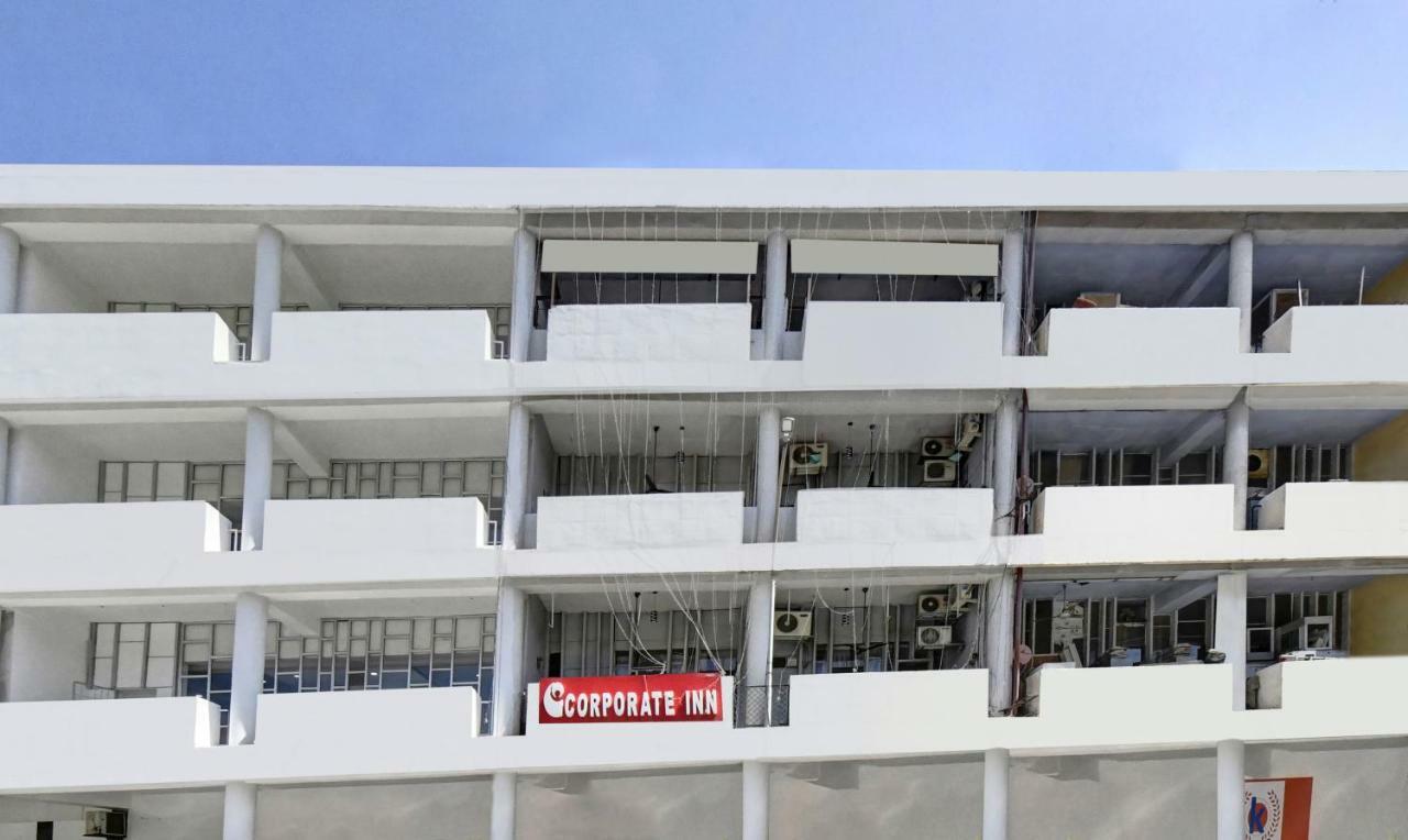 Treebo Trend Corporate Inn Chandigarh Bagian luar foto